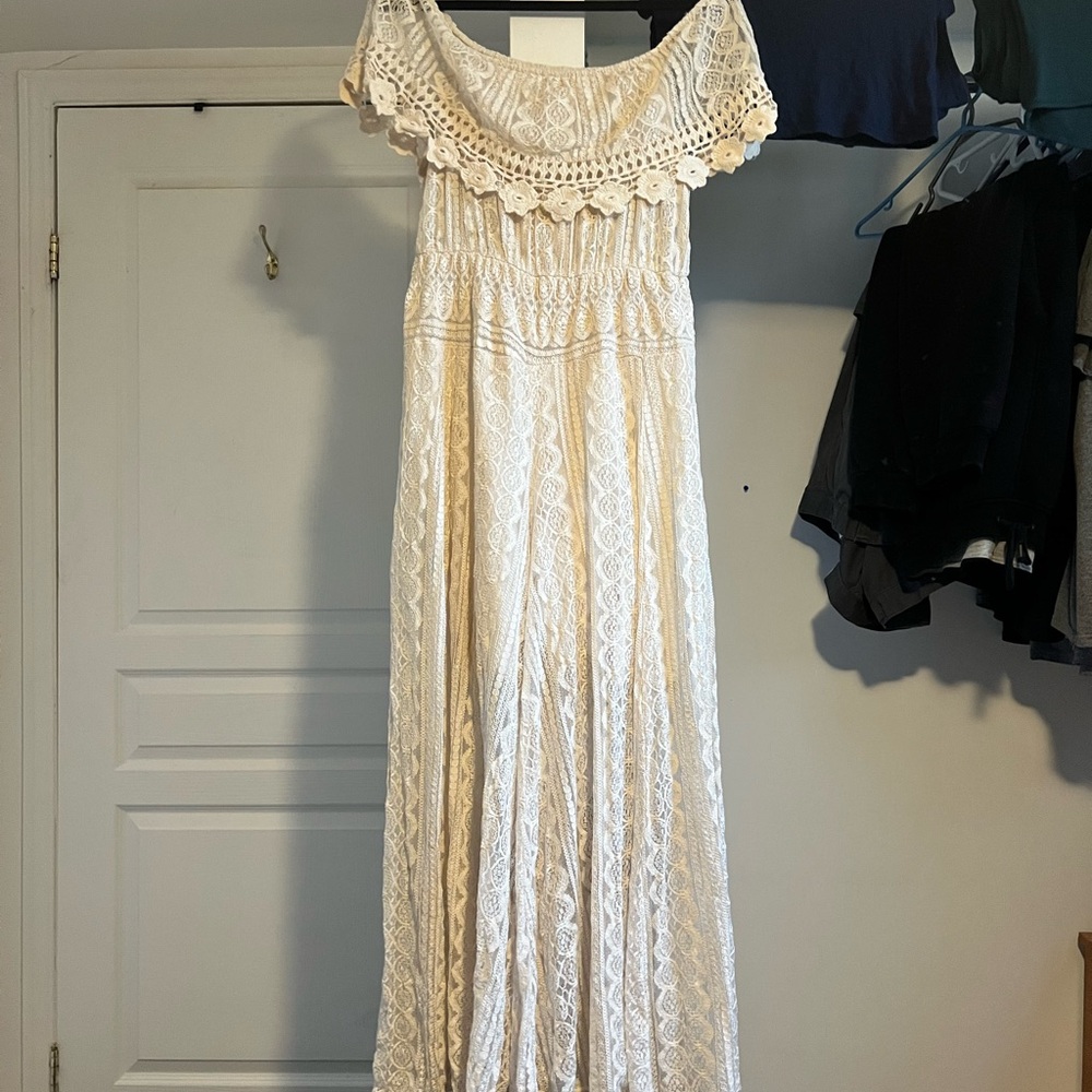 Elegant Cream Lace Off-Shoulder jumpsuit